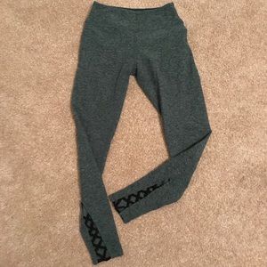 Beyond Yoga Space Dyed Capri Legging w Lace detail